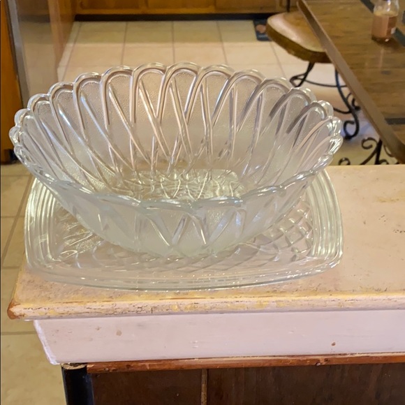 Glass fruit bowl - Picture 1 of 1